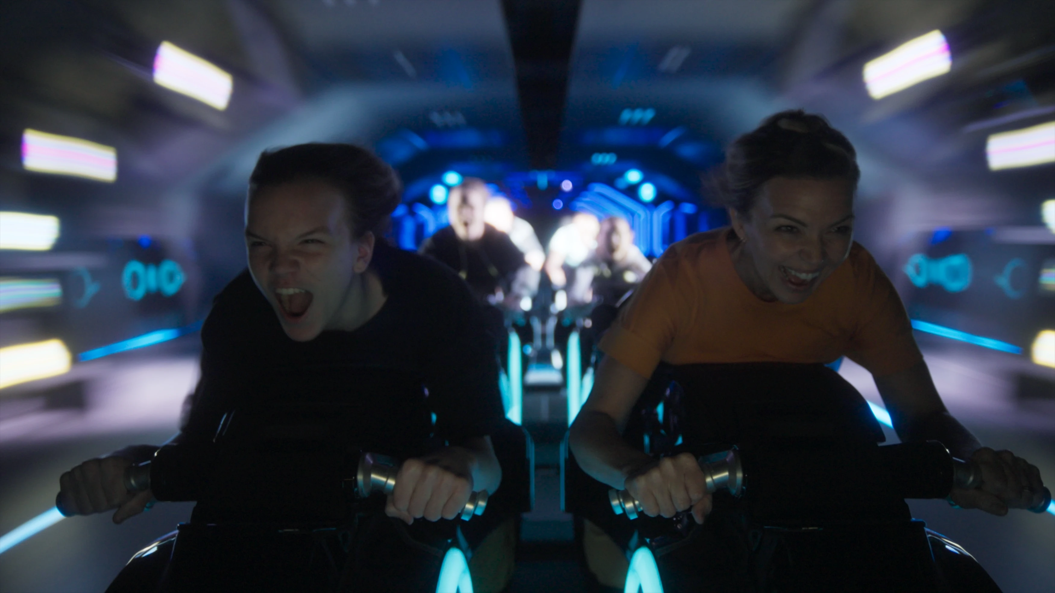 TRON_Lightcycle-Run_stillion-01191.webp