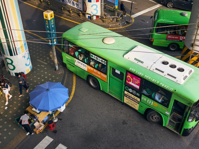 위에서 본 버스의 모습