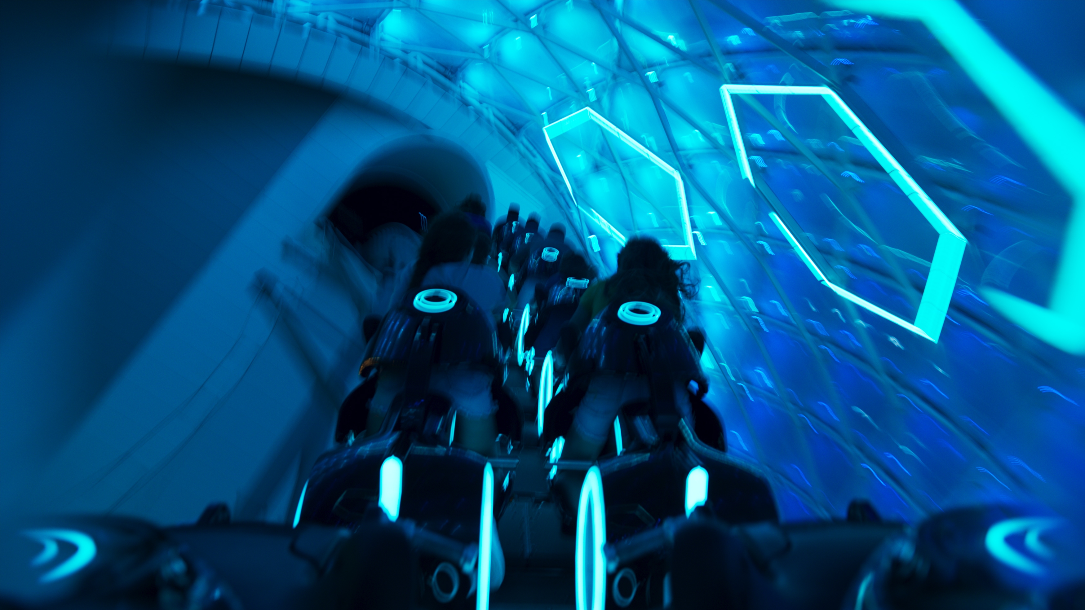 TRON_Lightcycle-Run_stillion-01496.jpg